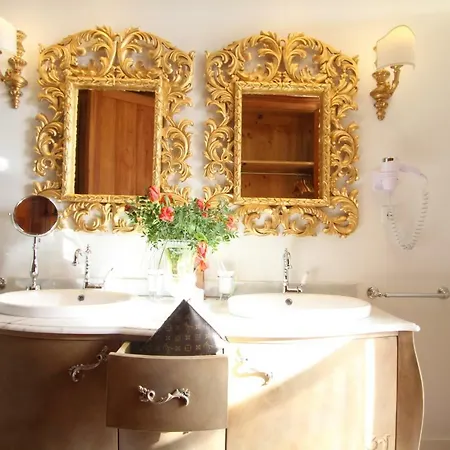 Chateau De Chantore 4*