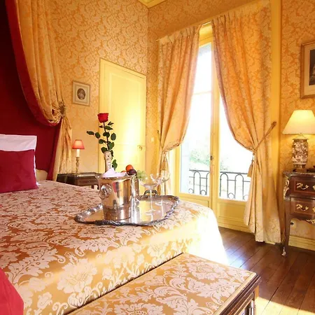 Bed & Breakfast Chateau De Chantore 4*