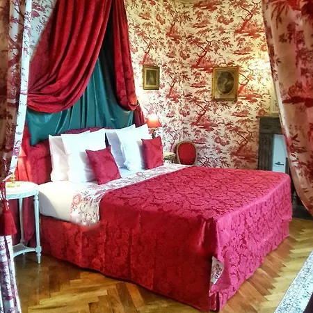 Chateau De Chantore Bed and Breakfast 4*