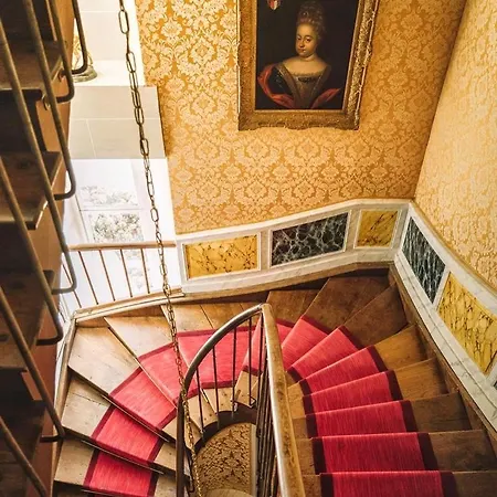 Chateau De Chantore 4*