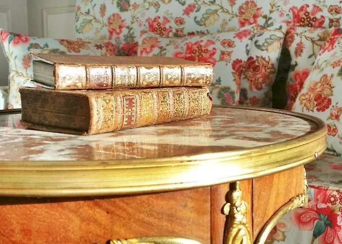 Chateau De Chantore Bed & Breakfast 4*