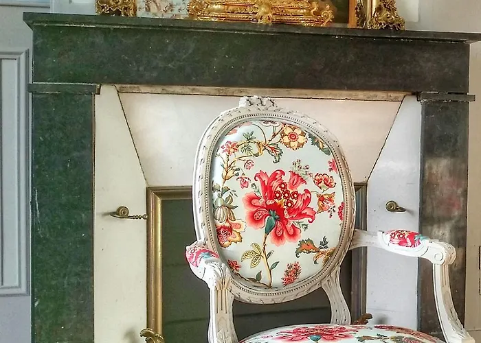 Bed & Breakfast Chateau De Chantore 4*