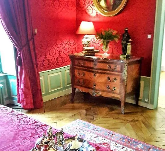 Bed & Breakfast Chateau De Chantore 4*